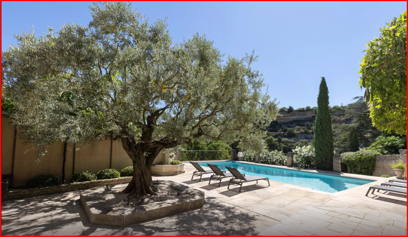 GORDES PISCINE